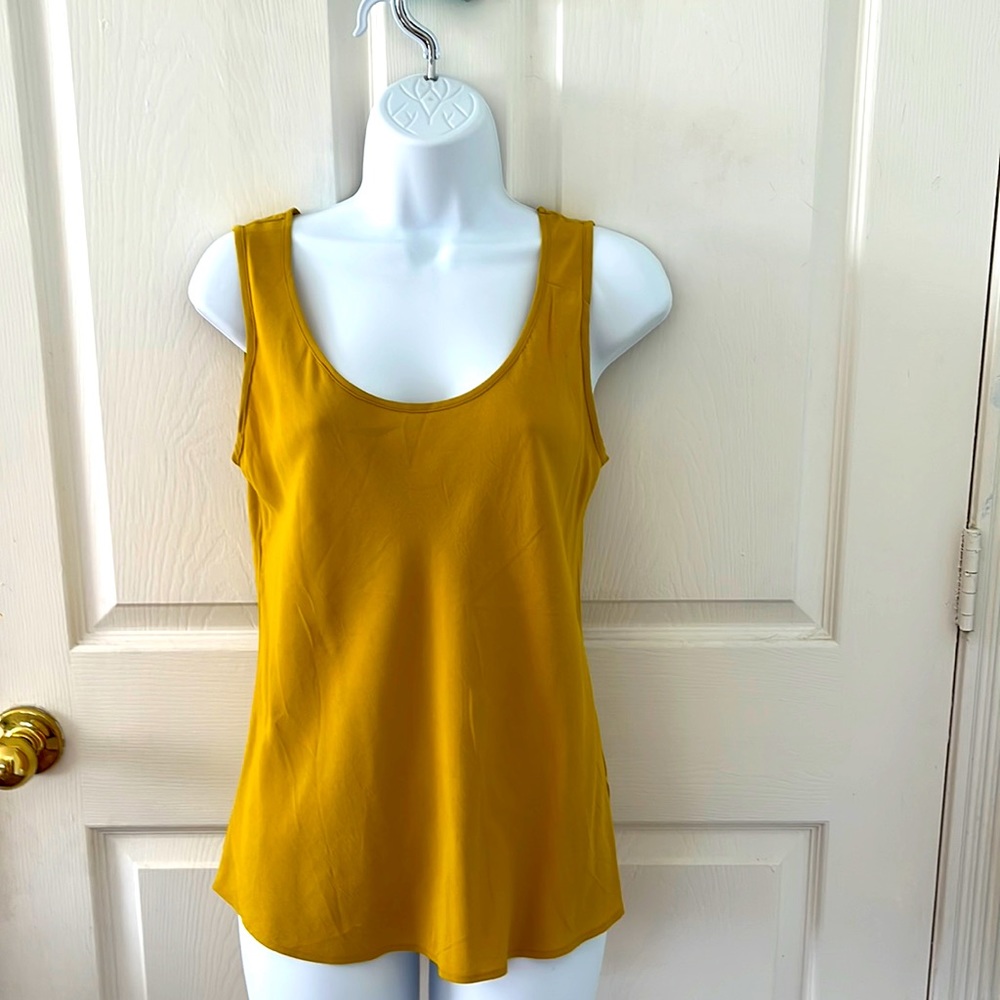 Scoopneck tank top